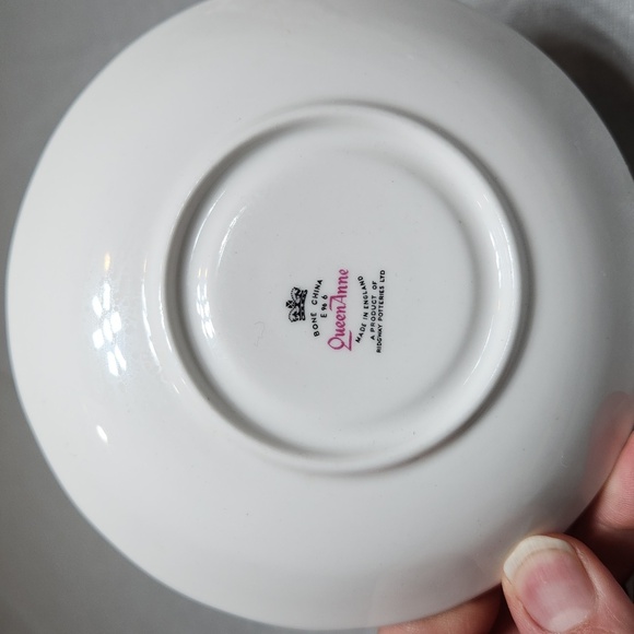 Queen Anne Bone China Teacup - Picture 9 of 9